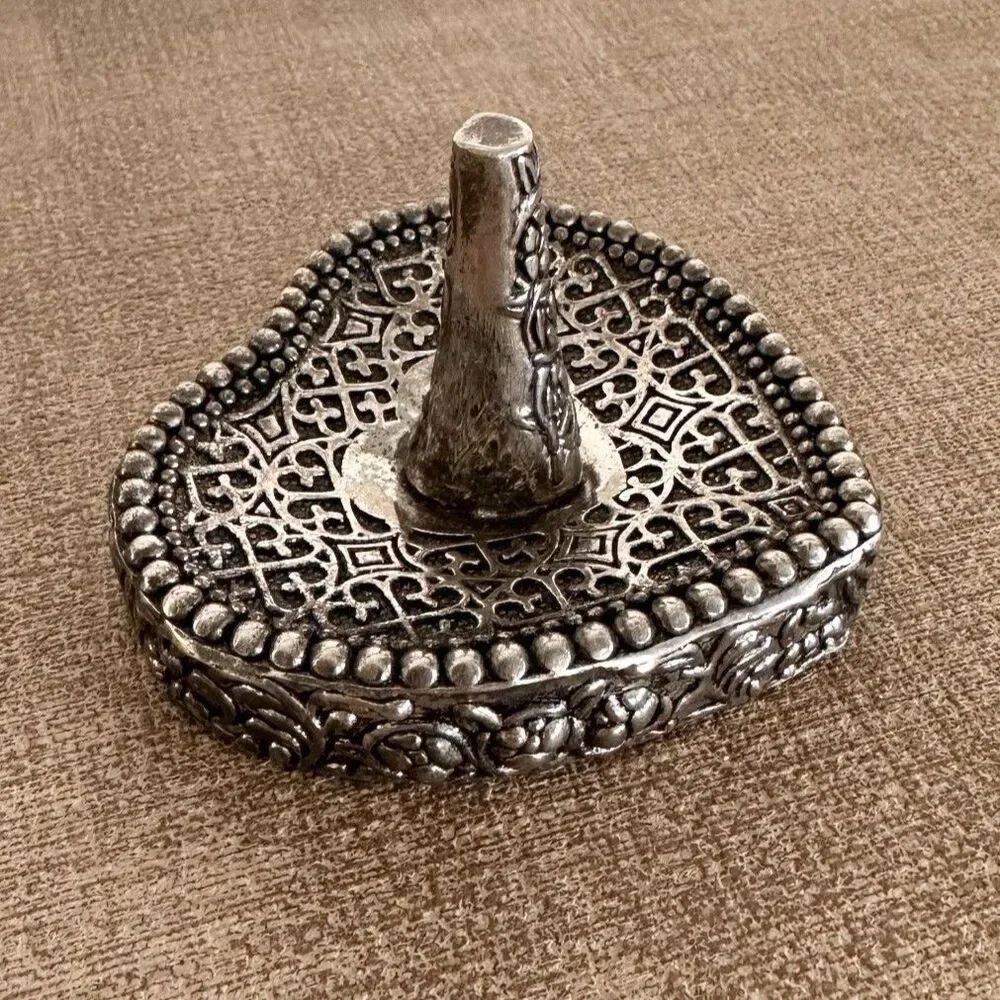VTG International Silver Heart Ring Holder Silver Plated Ornate Jewelry Stand
